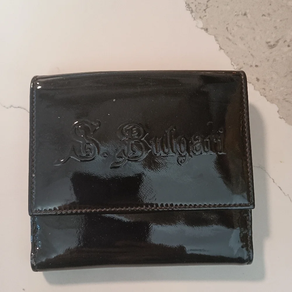 S BVLGARI Black Patent Leather Buckle Medium Wallet